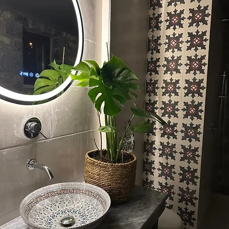 Wood & Stone Khrisovítsion