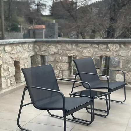 Wood & Stone * Khrisovítsion