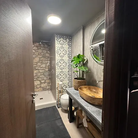 Wood & Stone Khrisovítsion