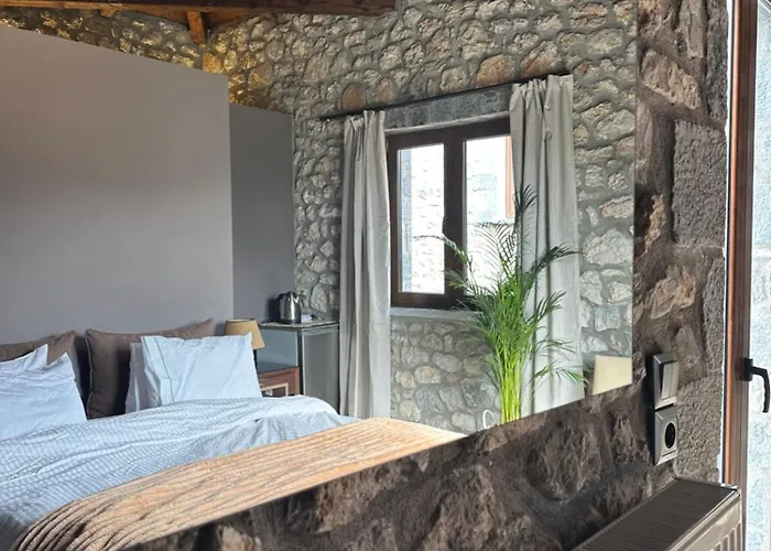 アパート Wood & Stone Khrisovítsion