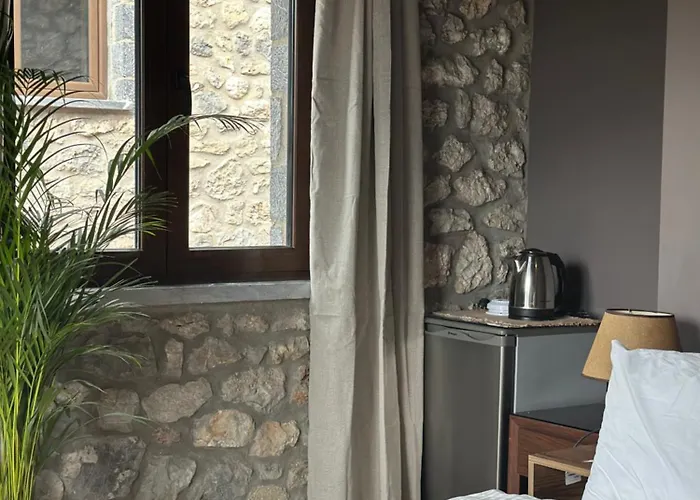 アパート Wood & Stone Khrisovítsion